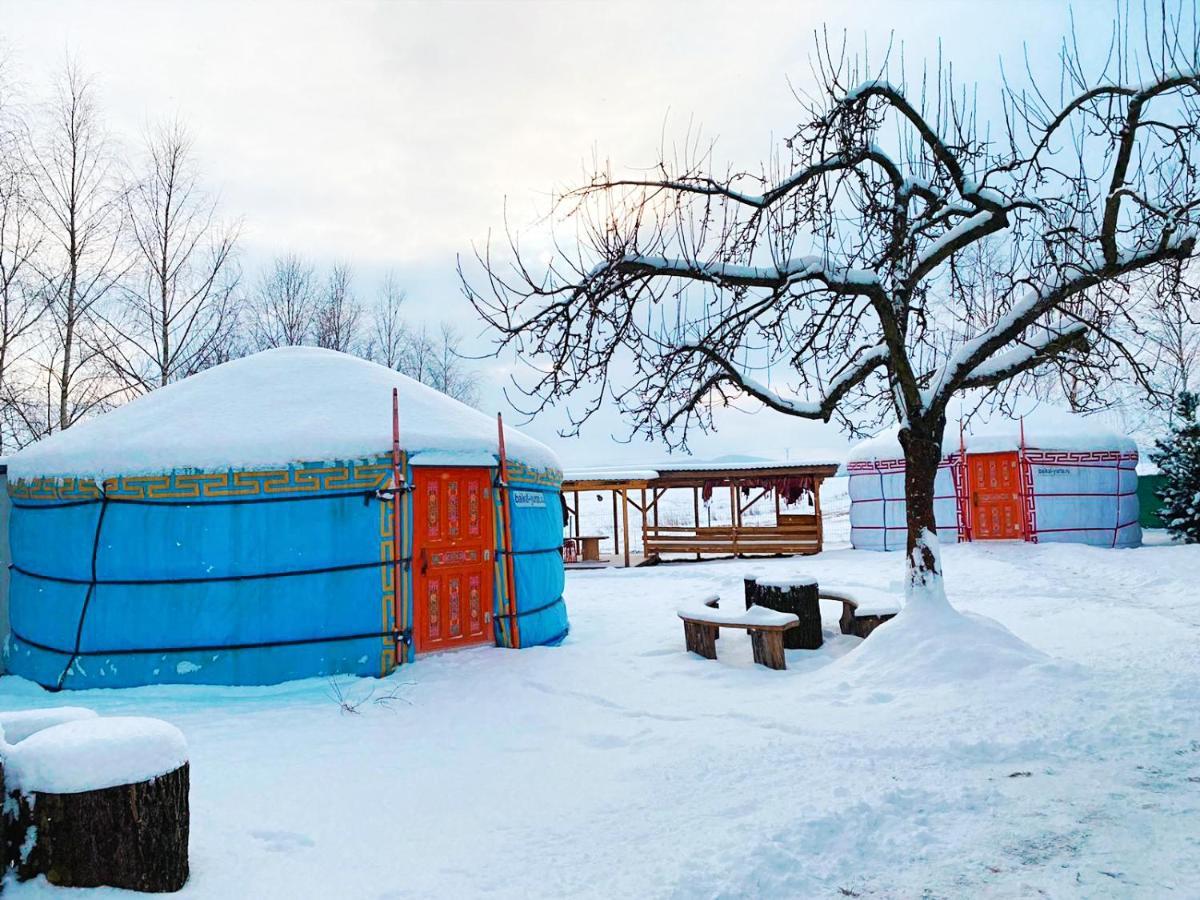 Caloroczne Jurty Mongolskie - "Domy Slonca" Kłodzko Exteriör bild
